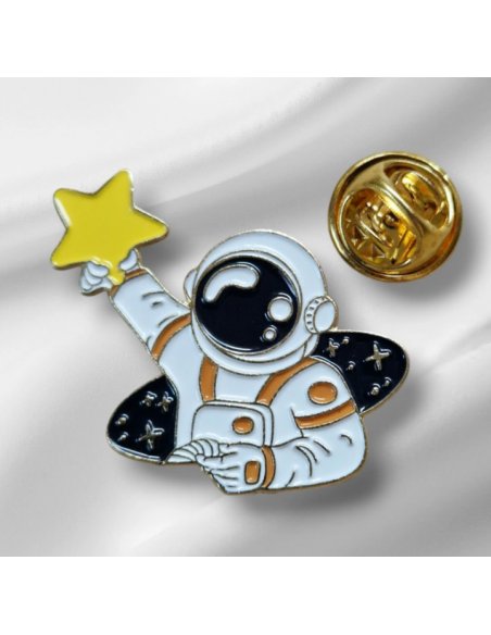 Pin Astronauta Con Estrellita