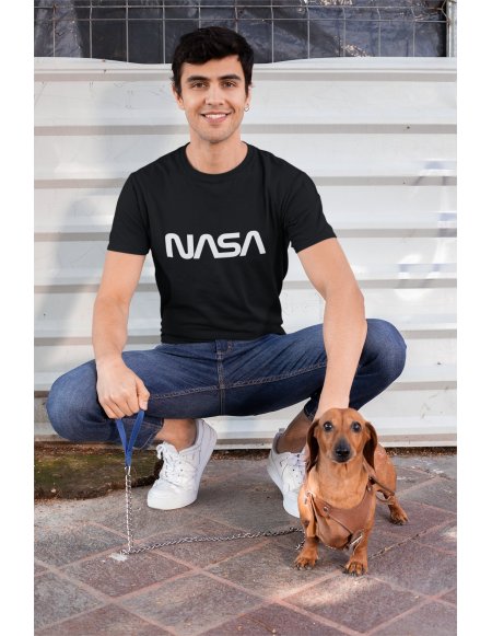 Camiseta Nasa Worm Negra Unisex