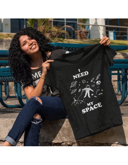 Camiseta I Need My Space Negra Unisex