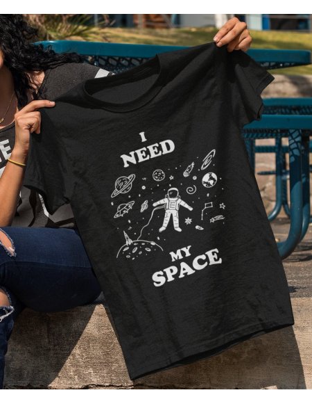 Camiseta I Need My Space Negra Unisex